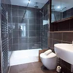 Gorgeous Flat With Parking דירה בריסטול